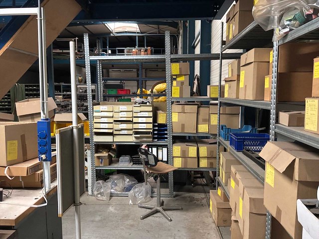 Diversen bureau - afbeelding 6 van  7