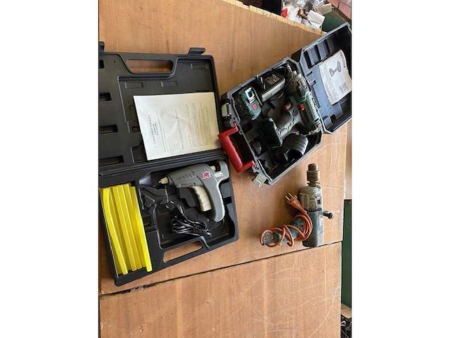 Diversen gereedschap - various garage inventory - afbeelding 1 van  6