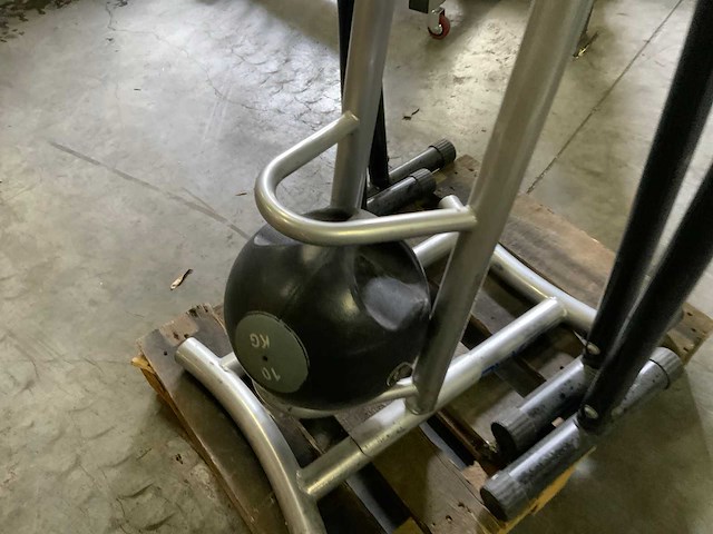 Diversen medicine ball 4x krachtstation - afbeelding 1 van  4