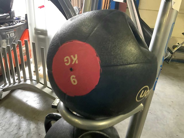 Diversen medicine ball 4x krachtstation - afbeelding 2 van  4