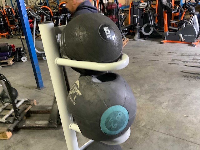 Diversen medicine ball en slam ball 6x krachtstation - afbeelding 5 van  5