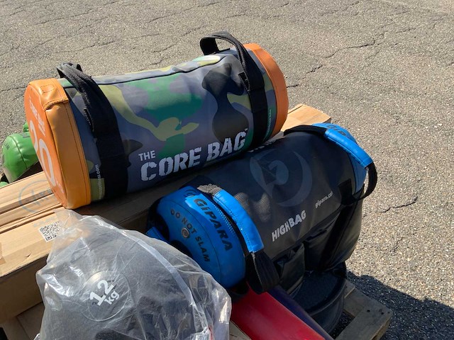Diversen mix crossfit materiaal krachtstation - afbeelding 7 van  8