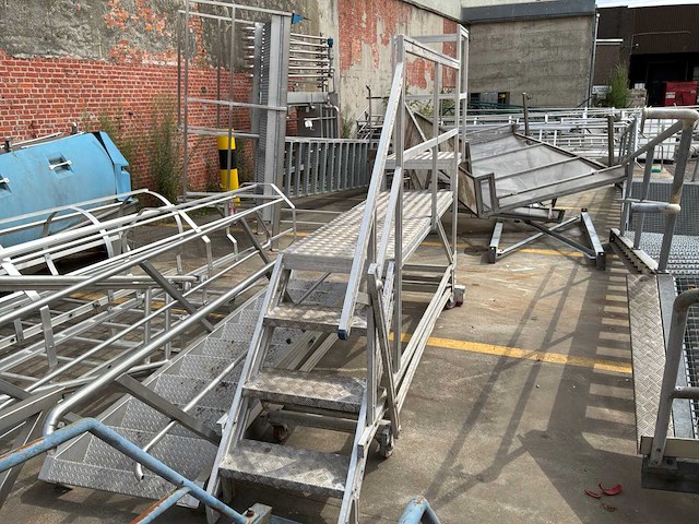 Diversen trap, ladder en platform - afbeelding 3 van  5