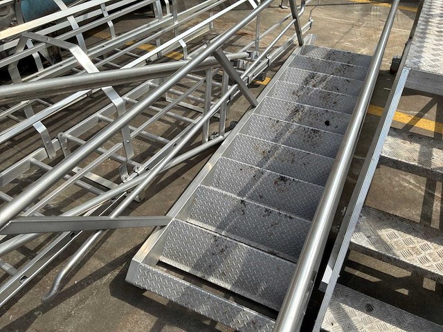 Diversen trap, ladder en platform - afbeelding 4 van  5