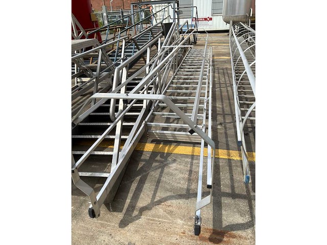 Diversen trap, ladder en platform - afbeelding 5 van  5