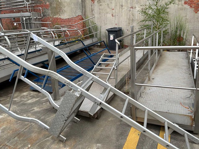 Diversen trap, ladder en platformen - afbeelding 2 van  7