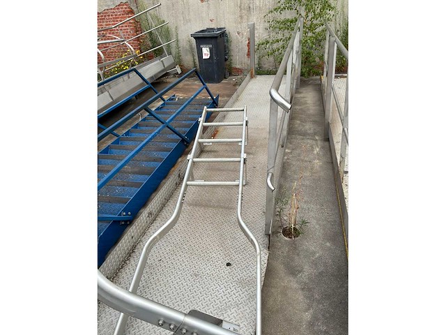 Diversen trap, ladder en platformen - afbeelding 5 van  7