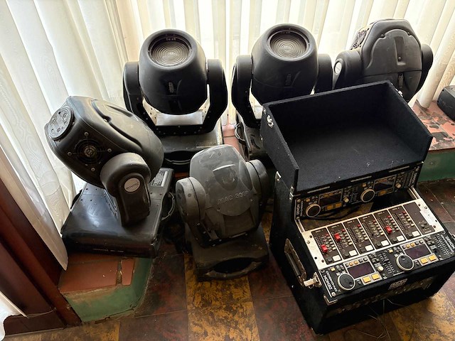 Dj lampen partij - various light equipment (6x) - afbeelding 2 van  2