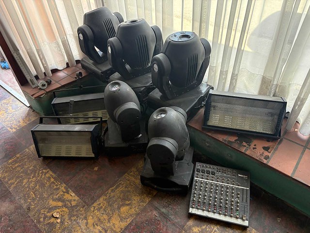 Dj lampen partij - various light equipment (9x) - afbeelding 1 van  8