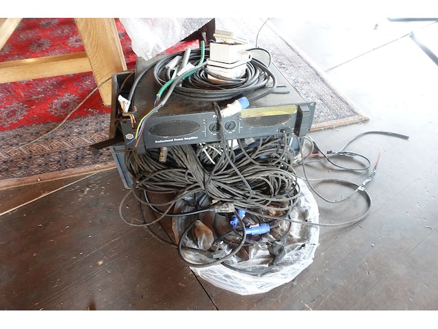 Dj-rack jbsystems met apparatuur - afbeelding 15 van  16