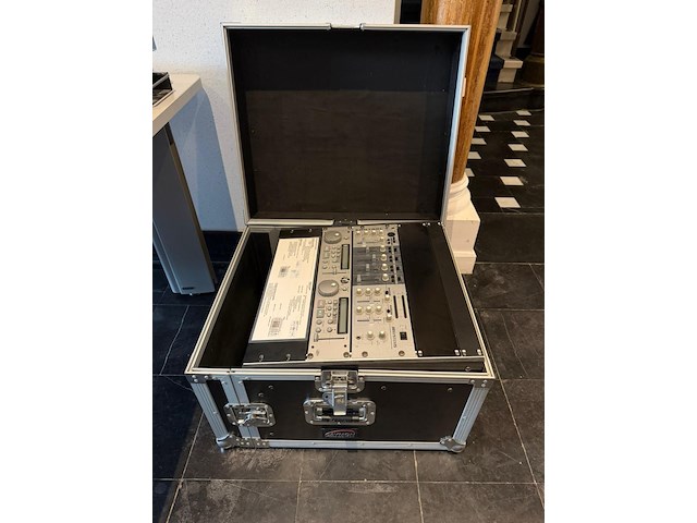 Dj-set jb systems met mengpaneel - afbeelding 1 van  5