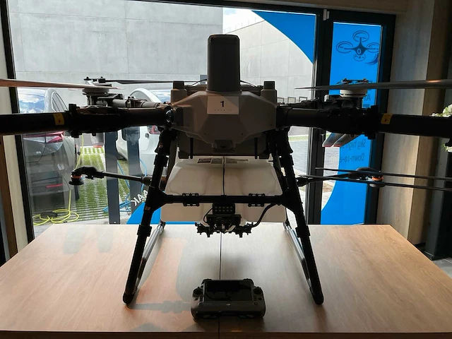 Dji agras t100 drone - afbeelding 13 van  19