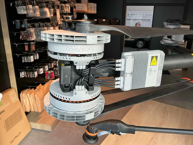 Dji agras t100 drone - afbeelding 16 van  19
