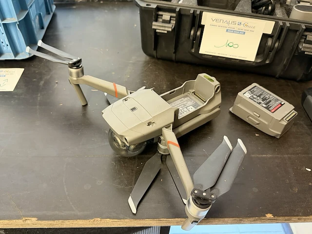 Dji drone met camera - afbeelding 2 van  6