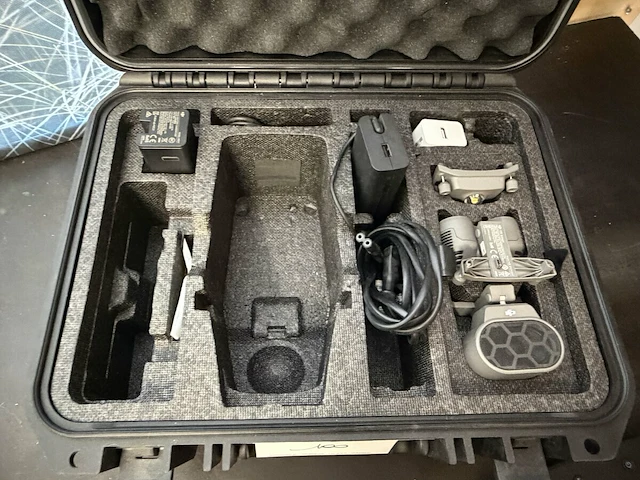 Dji drone met camera - afbeelding 6 van  6