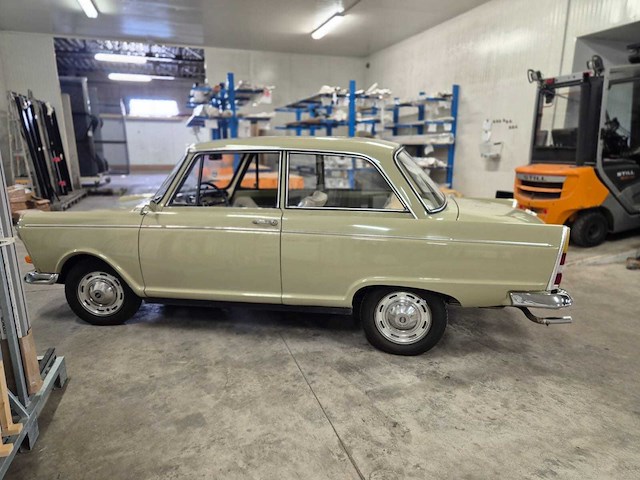 Dkw - f12 - oldtimer - afbeelding 2 van  34
