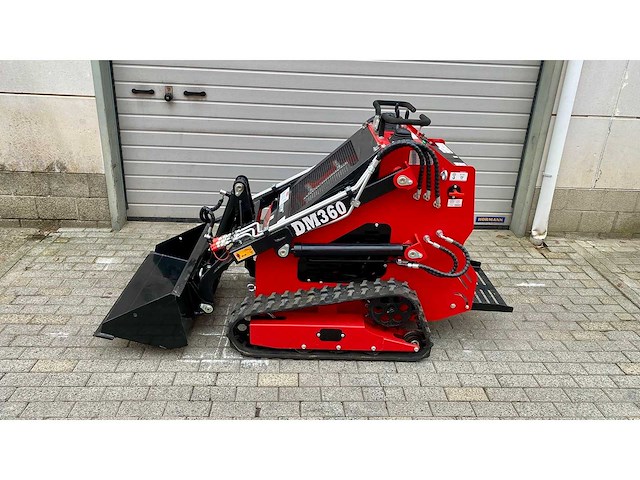 Dmht - dm360 - backhoe loader - 10-2025 - afbeelding 18 van  29
