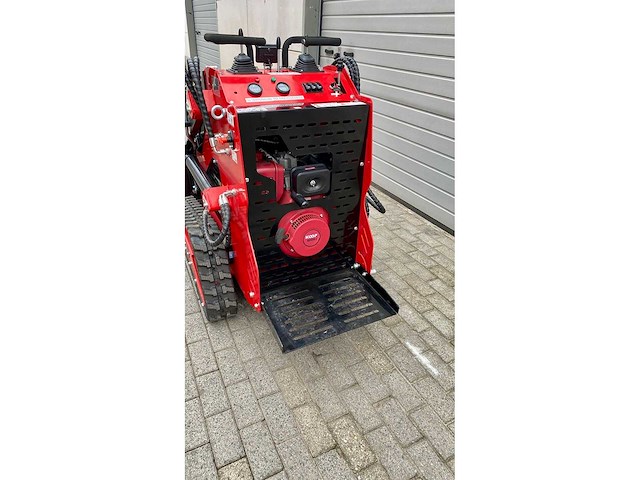 Dmht - dm360 - backhoe loader - 10-2025 - afbeelding 8 van  27