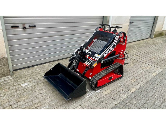 Dmht - dm360 - backhoe loader - 10-2025 - afbeelding 1 van  27