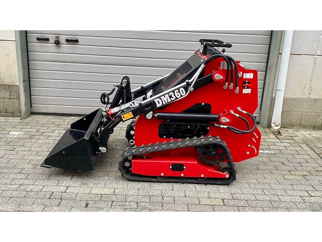 Dmht - dm360 - backhoe loader - 10-2025 - afbeelding 16 van  27