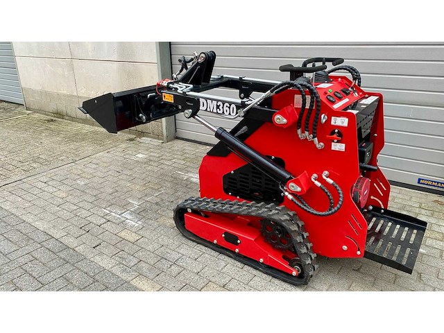 Dmht - dm360 - backhoe loader - 10-2025 - afbeelding 20 van  27