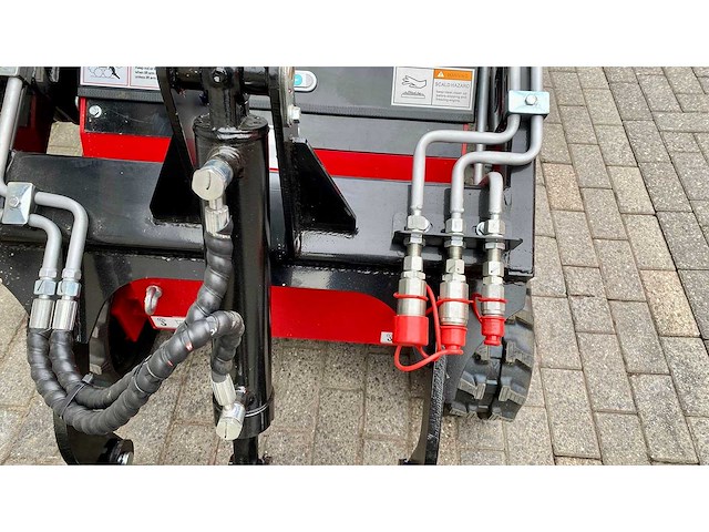 Dmht - dm360 - backhoe loader - 10-2025 - afbeelding 21 van  27