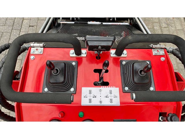 Dmht - dm360 - backhoe loader - 10-2025 - afbeelding 22 van  27