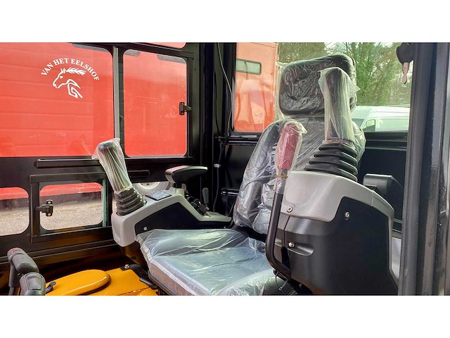 Dmht - kubota - dm20 - mini-excavator - 10-2025 - afbeelding 1 van  11