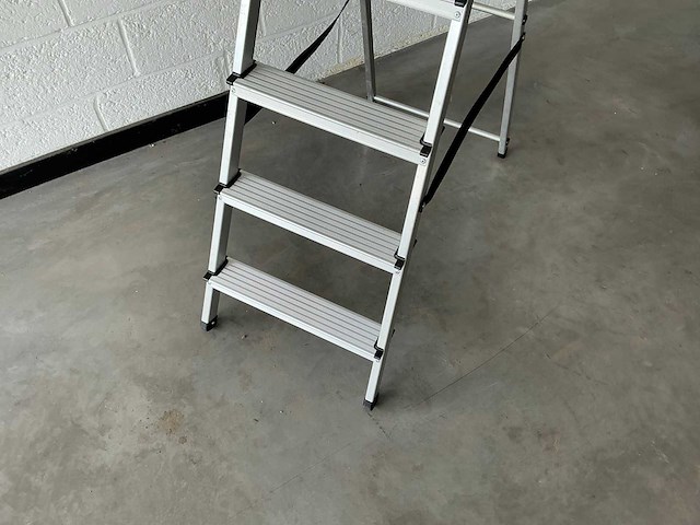 Do113-105 trapladder - afbeelding 4 van  6