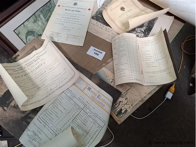 Documenten - afbeelding 1 van  7
