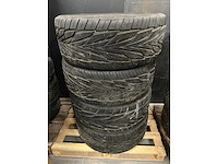 Dodge - car tyre - afbeelding 2 van  2