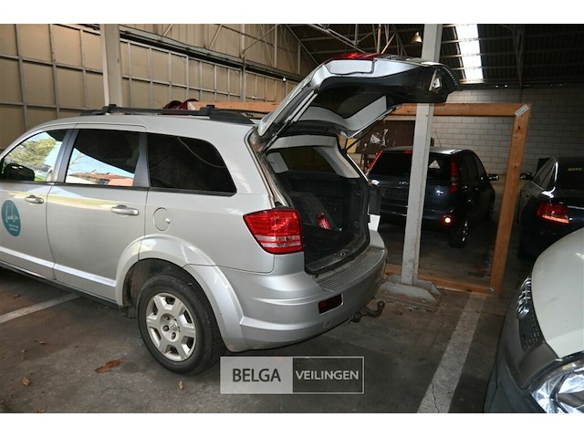 Dodge journey personenwagen - afbeelding 9 van  19