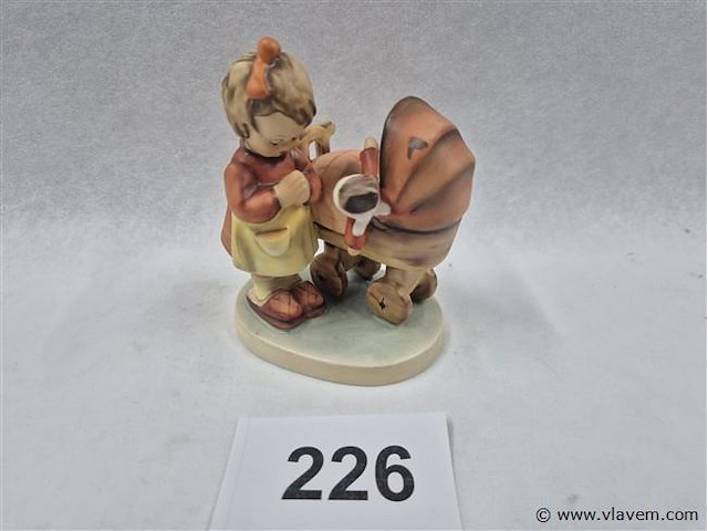 Doll mother - afbeelding 1 van  3