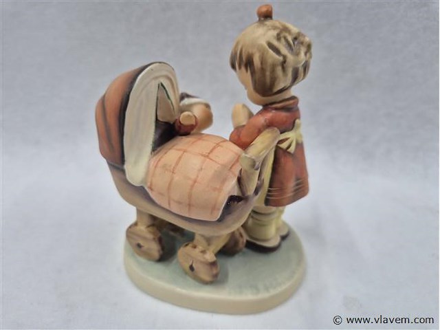 Doll mother - afbeelding 2 van  3