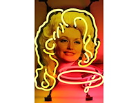 Dolly parton neon sign verlichting - afbeelding 2 van  3