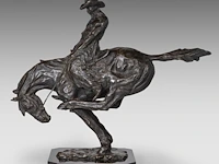 Domien ingels (1881-1946), 'bronco', patinated bronze on a marble base h 41 cm. (16.14 in.), with base 44 cm. (17.32 in.) - afbeelding 2 van  8