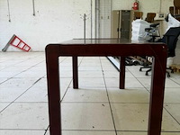 Donkerkleurige tafel - afbeelding 2 van  3