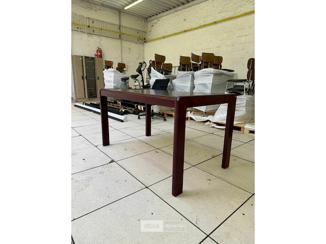 Donkerkleurige tafel - afbeelding 3 van  3