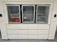 Doorgeeffrigo voor dranken + lademeubel