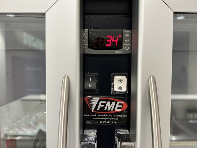 Doorgeeffrigo voor dranken + lademeubel - afbeelding 2 van  6