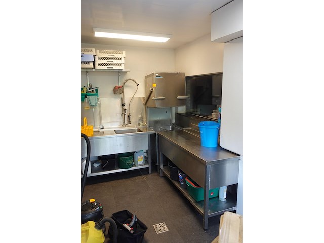 Doorschuifvaatwas winterhalter met spoelbak - afbeelding 1 van  9