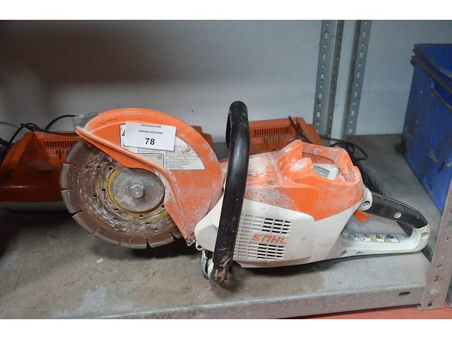 Doorslijper stihl op accu tsa 230, 4 accu laders stihl al500, 6 accu stihl ap300 (6,7,8) - afbeelding 2 van  7
