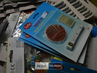 Doos div brei materialen - afbeelding 4 van  6