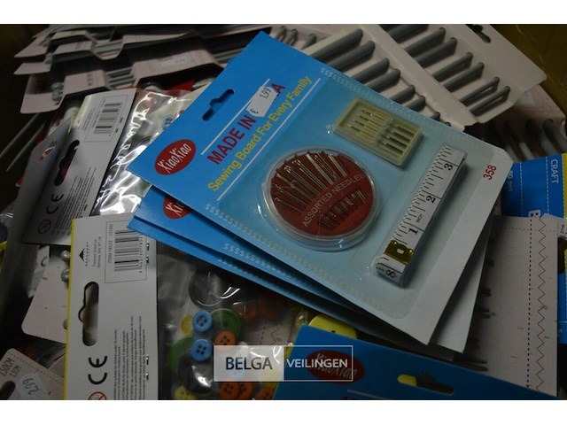 Doos div brei materialen - afbeelding 4 van  6