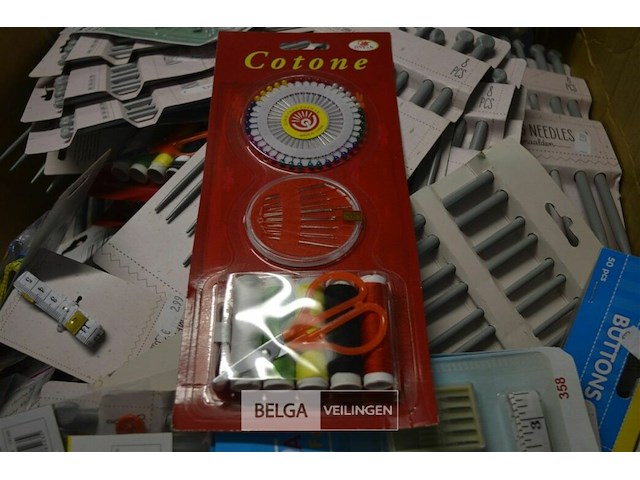 Doos div brei materialen - afbeelding 5 van  6