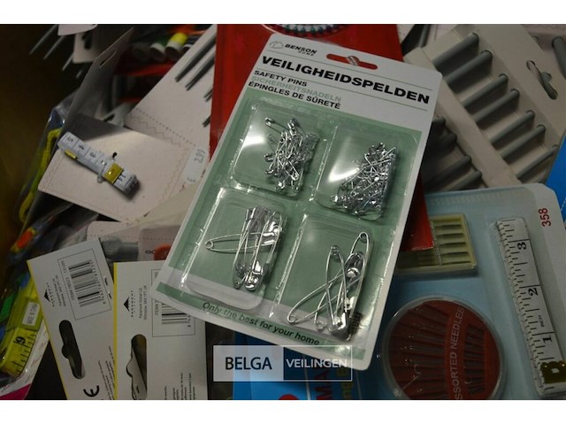 Doos div brei materialen - afbeelding 6 van  6