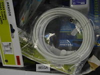 Doos div hdmi kabels, batterijen en led lampen - afbeelding 7 van  9