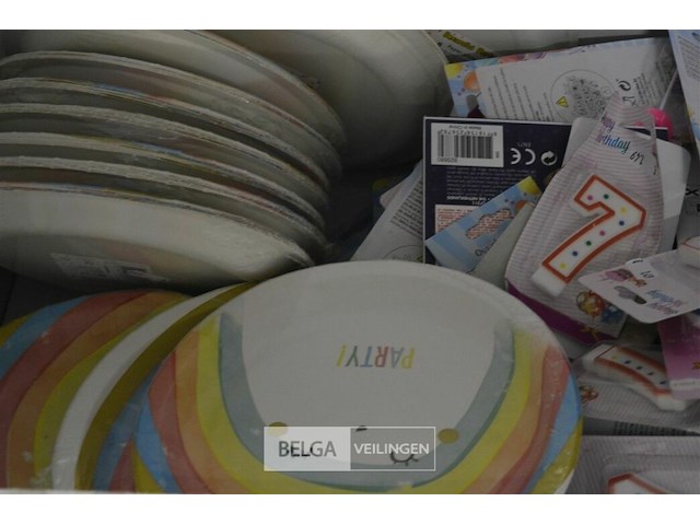 Doos div verjaardagskaarsen en bordjes - afbeelding 3 van  4