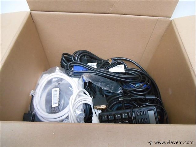 Doos diverse kabels en pc toebehoren - afbeelding 2 van  2