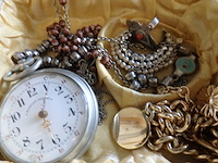 Doos diverse sieraden + horloge - afbeelding 1 van  1